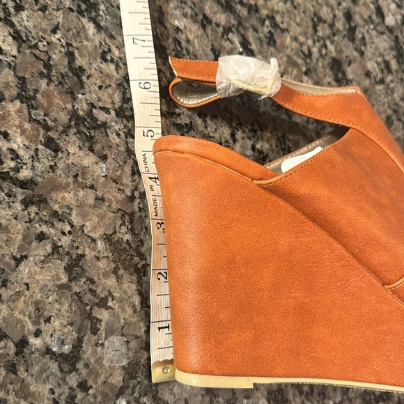Michael Antonio cognac wedge peep toe NIB 7.5 - Picture 10 of 11